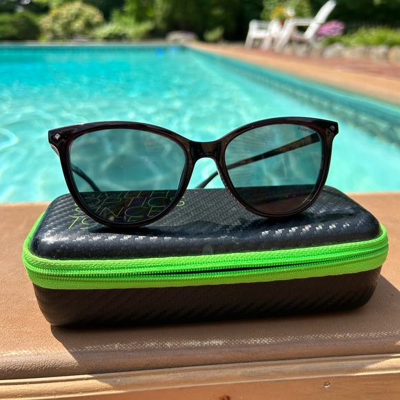 Polaroid sunglasses with removable magnet lenses - Picture 1 of 10